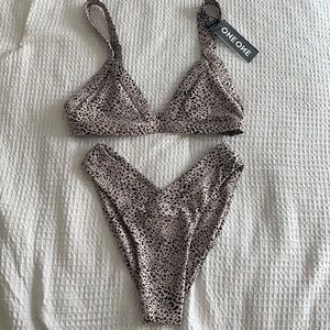 ONEONE BIKINI WITH TAGS